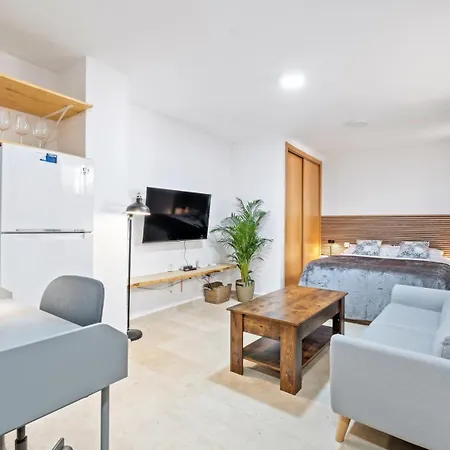 Modern And Comfortable Apartamento Málaga